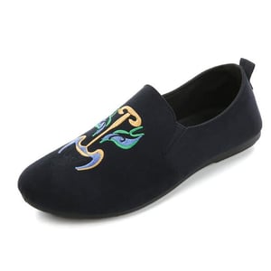 Korean version of trendy sneakers
